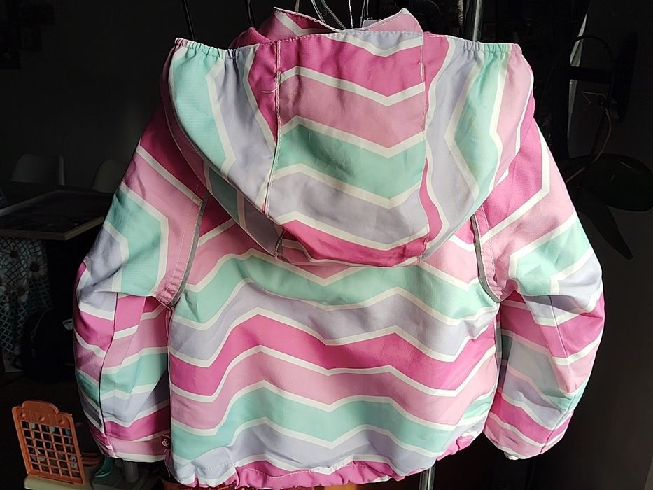 Jacheta cu gluga detașabilă