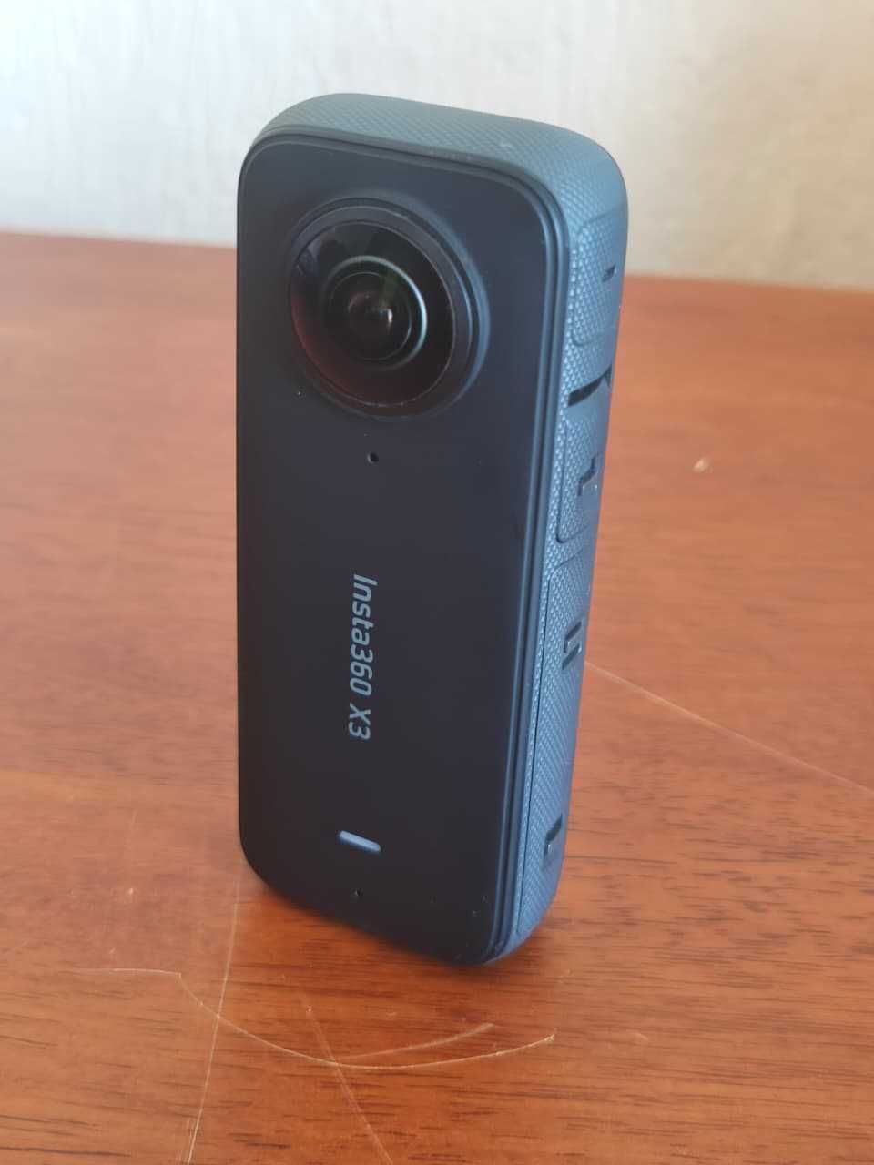 Экшн-камера Insta 360 X3 + Аквабокс