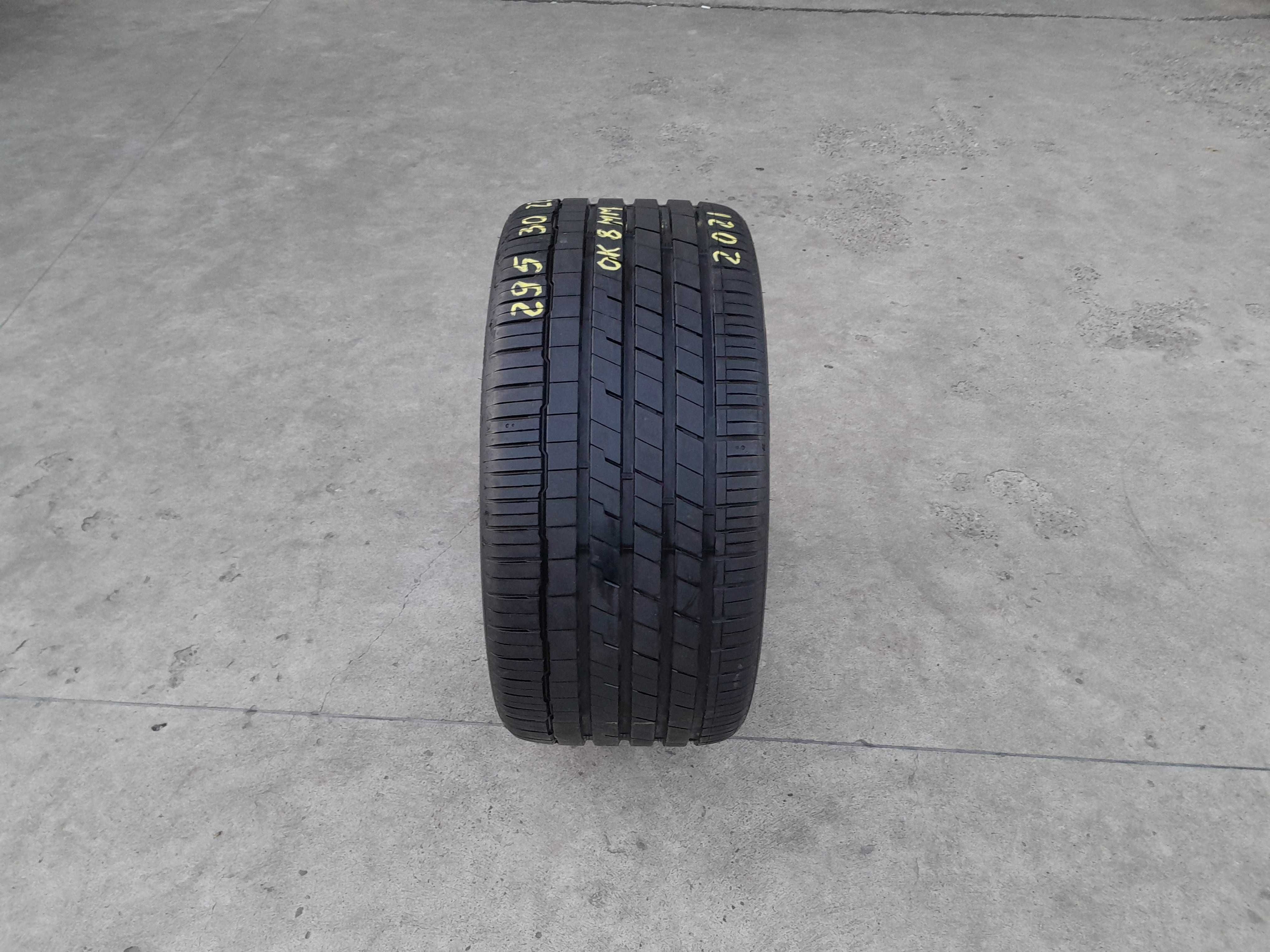 O anvelopa de vara 295 30 22 hankook ventus S1 evo 3 suv cu 8 mm