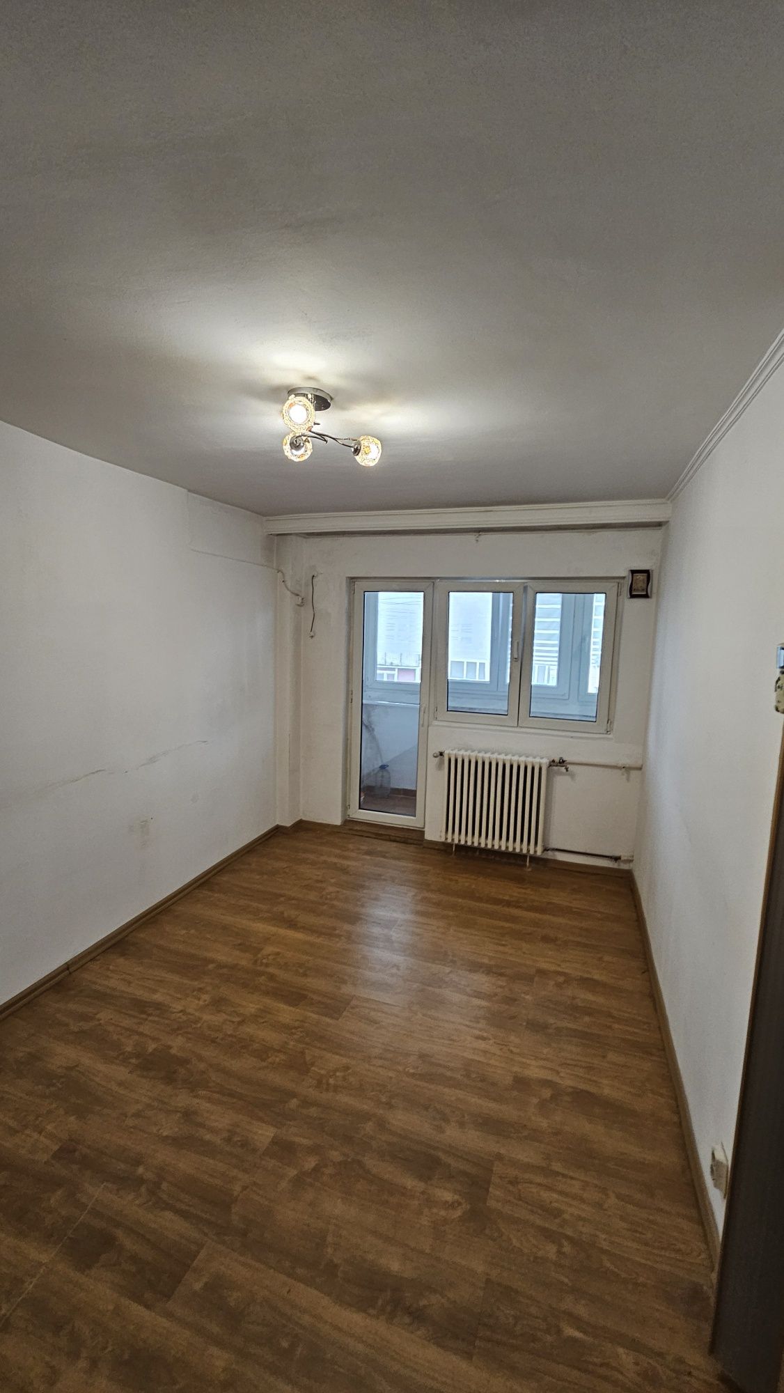 Proprietar garsoniera Tineretului Baladei 33 mp, balcon