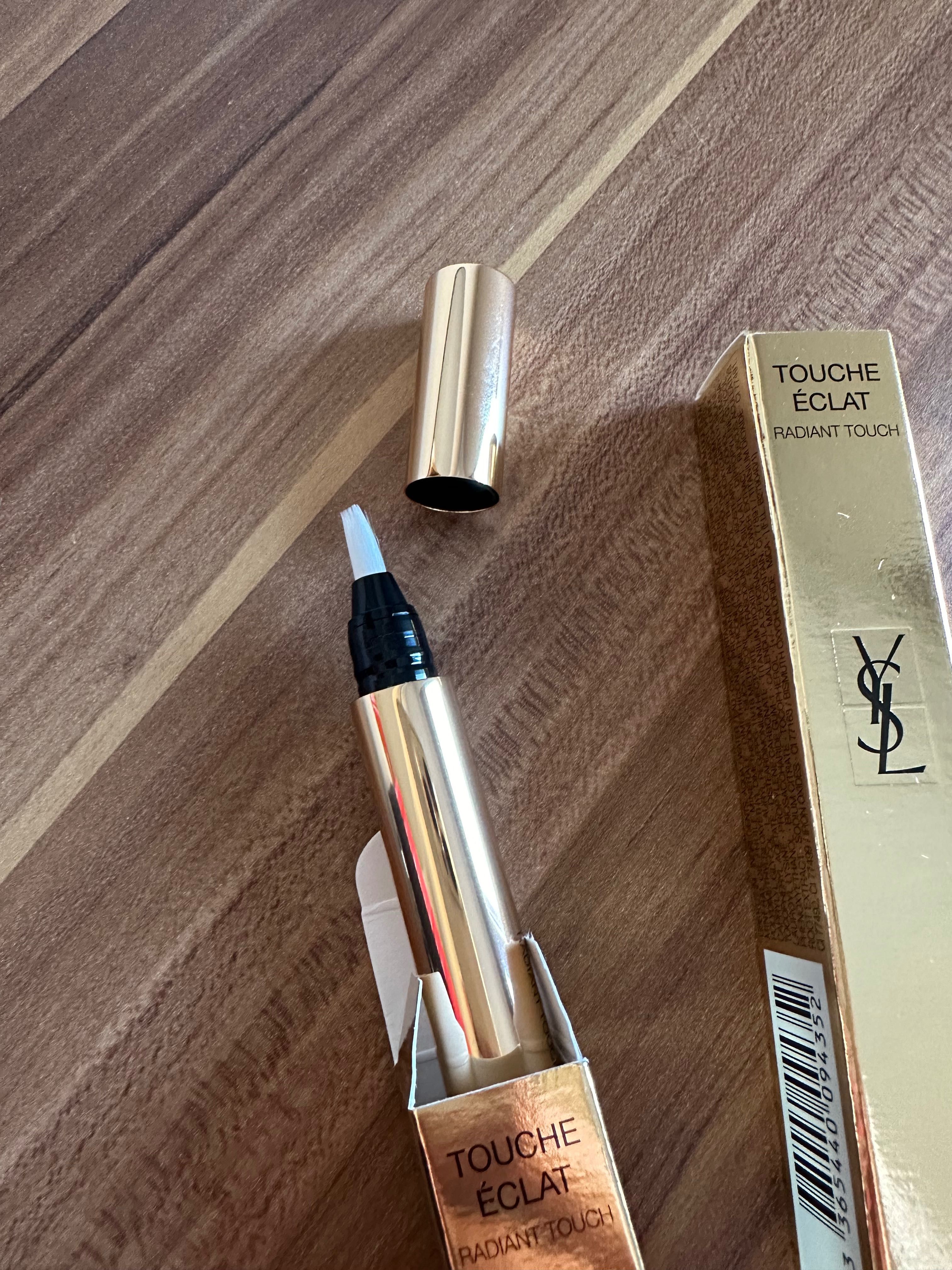 Iluminator corector YSL Touche Eclat Nuanta 2 (cutie cu doua produse)