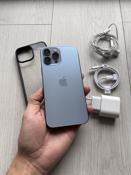 • Iphone 13 Pro Max • sierra blue •