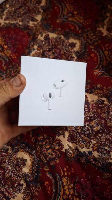 Airpods pro 2 yangi 1 hafta buldi 1 marta zaryatkaga quyib  ishlatilga