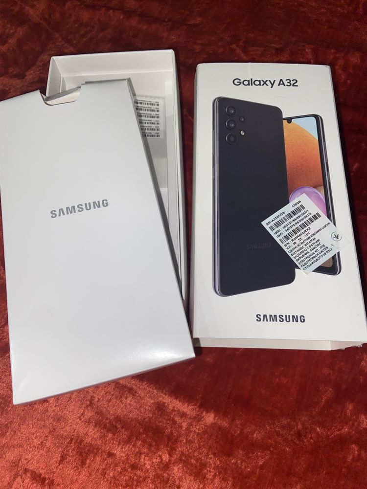 Продам  Samsung Galaxy A32 4 ГБ/128 ГБ черный.