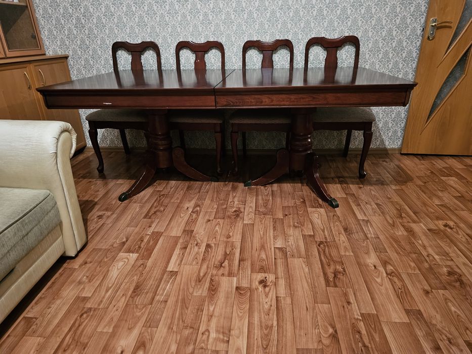 Продам дубовый стол