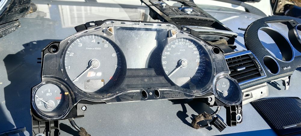 Audi S8 D3 5.2 V10 450hp На части