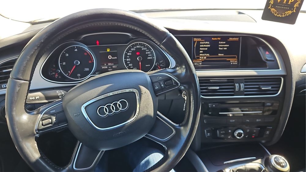 Vand Audi sedan A4, model B8 2013