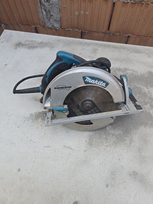 Makita 5008MG Fierastrau Circular 
            Circular manual