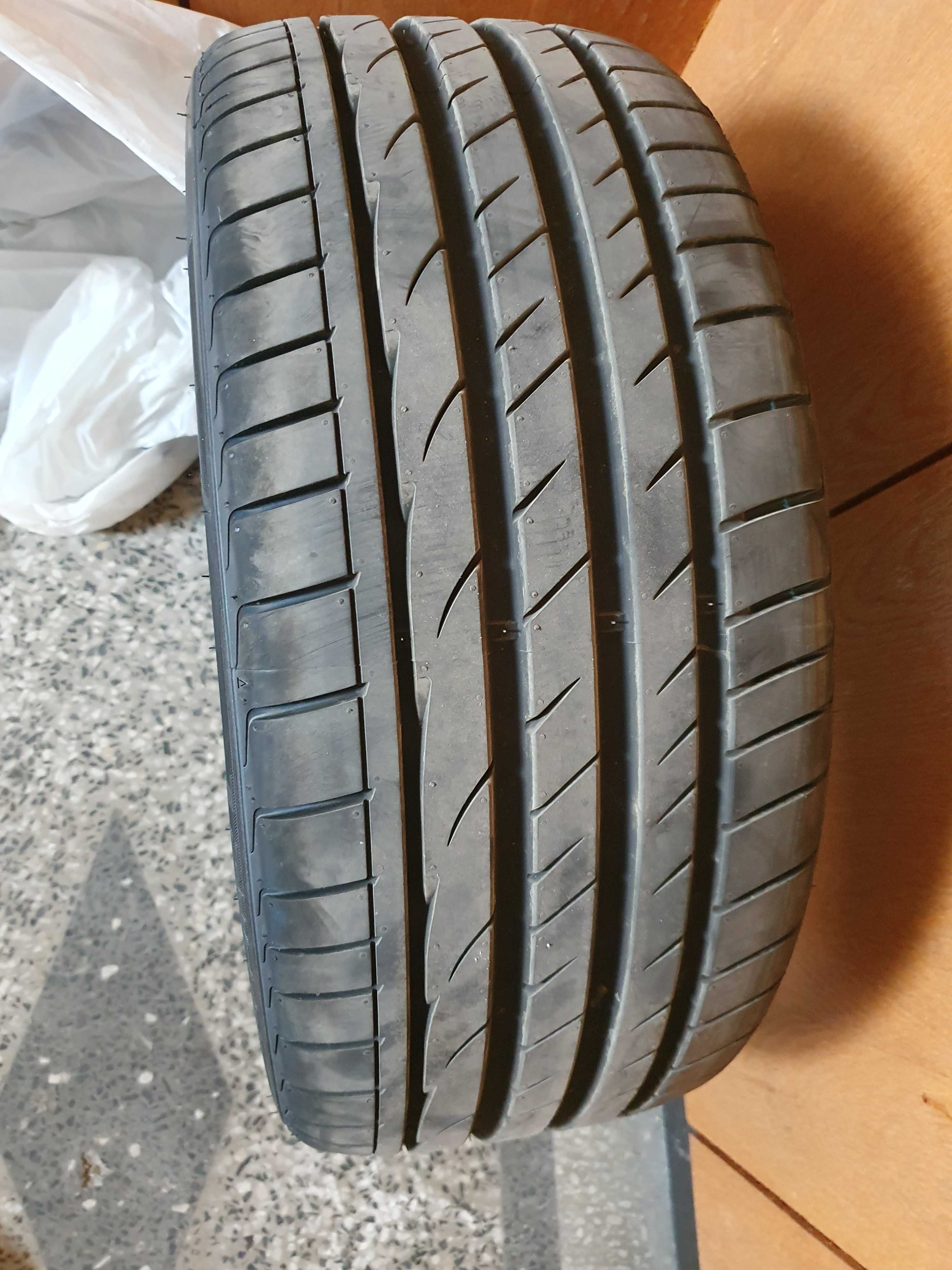 225/40 R18 автомобилна гума