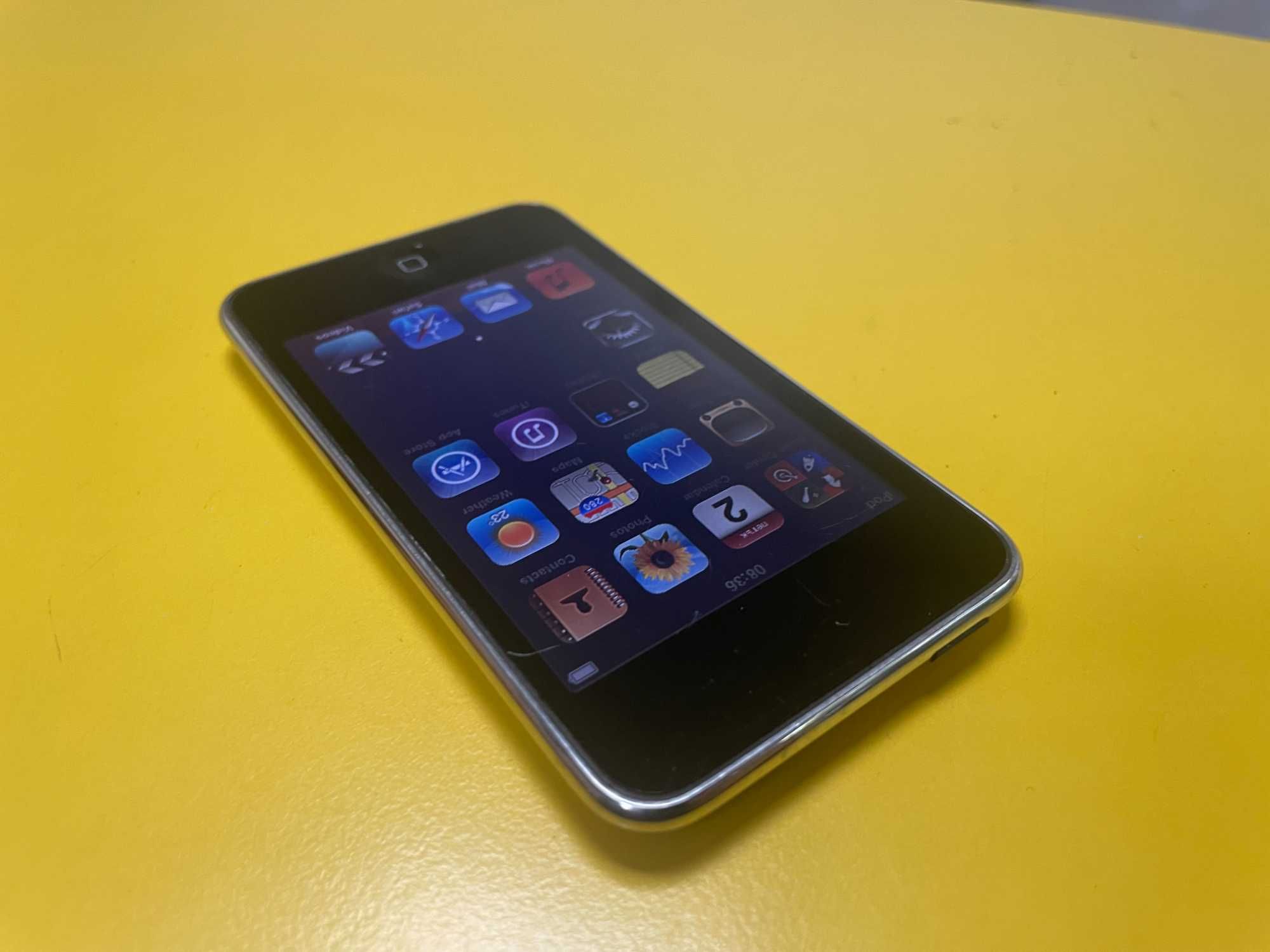 Apple iPod A1288 touch (3nd Gen) 8GB