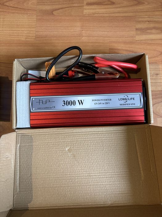 Vând invertor 3000W 12V/24V to 220V