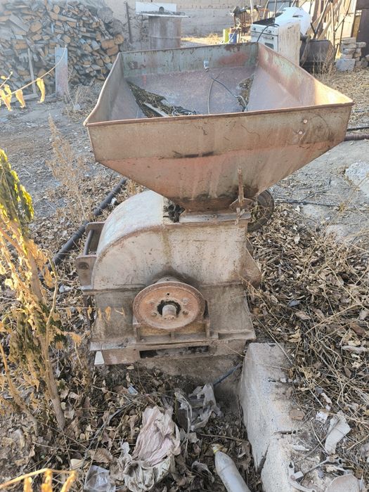 Продается зерновая дробилка