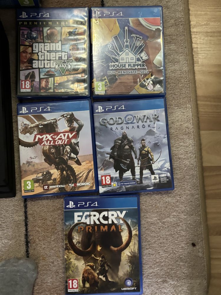 Ps4 pro със 5 игри и джоистис