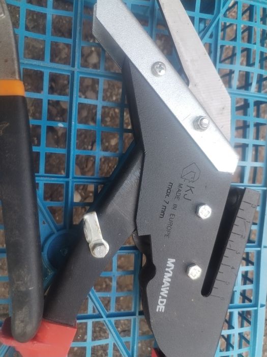 Foarfeca de ardezie cu perforator