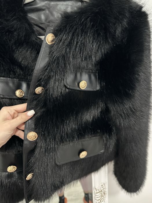 Черно палто с косъм