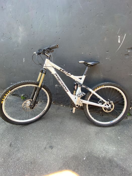 bicicleta full suspension merida