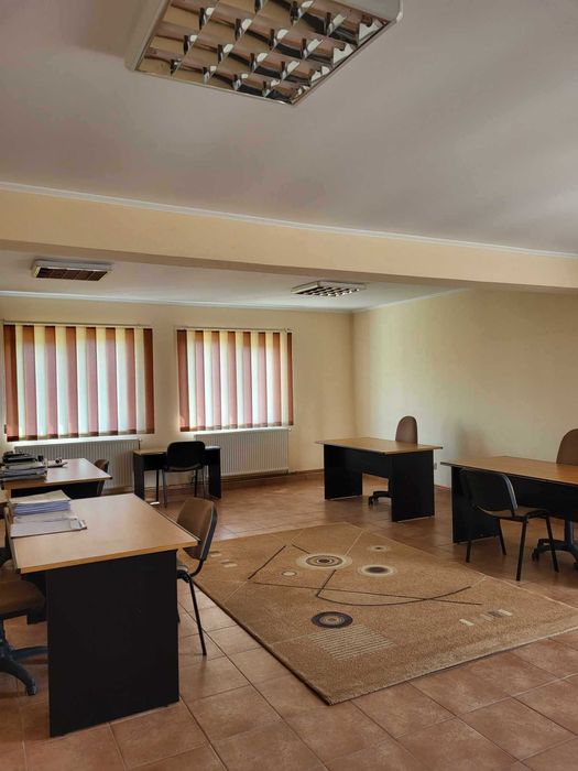 Proprietate sediu administrativ (287 mp) si hală producție (610 mp).