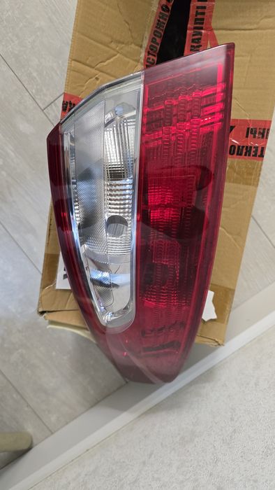 Продам стоп сигнал от Renault Fluence. Fluins
