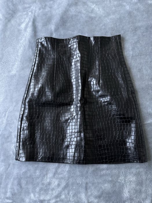 Кожена пола Zara