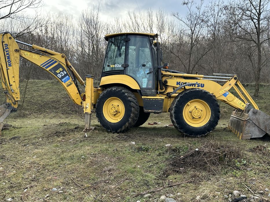 Buldoexcavator komatsu WB93S5