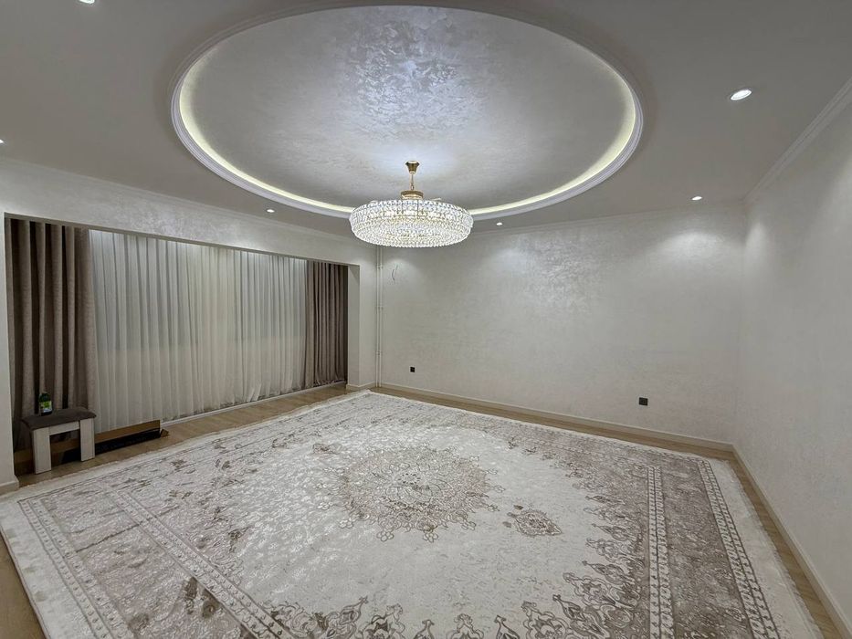 4-х комнатная квартира на первом этаже на Юнусабад 3