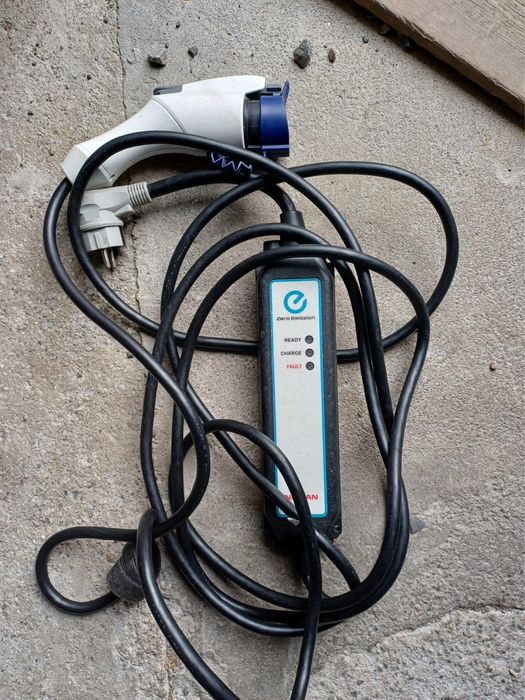 Зарядно за Нисан Лийф Nissan Leaf ze0