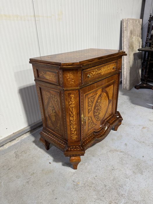 Comoda din lemn masiv cu intarsii, stil Louis XV