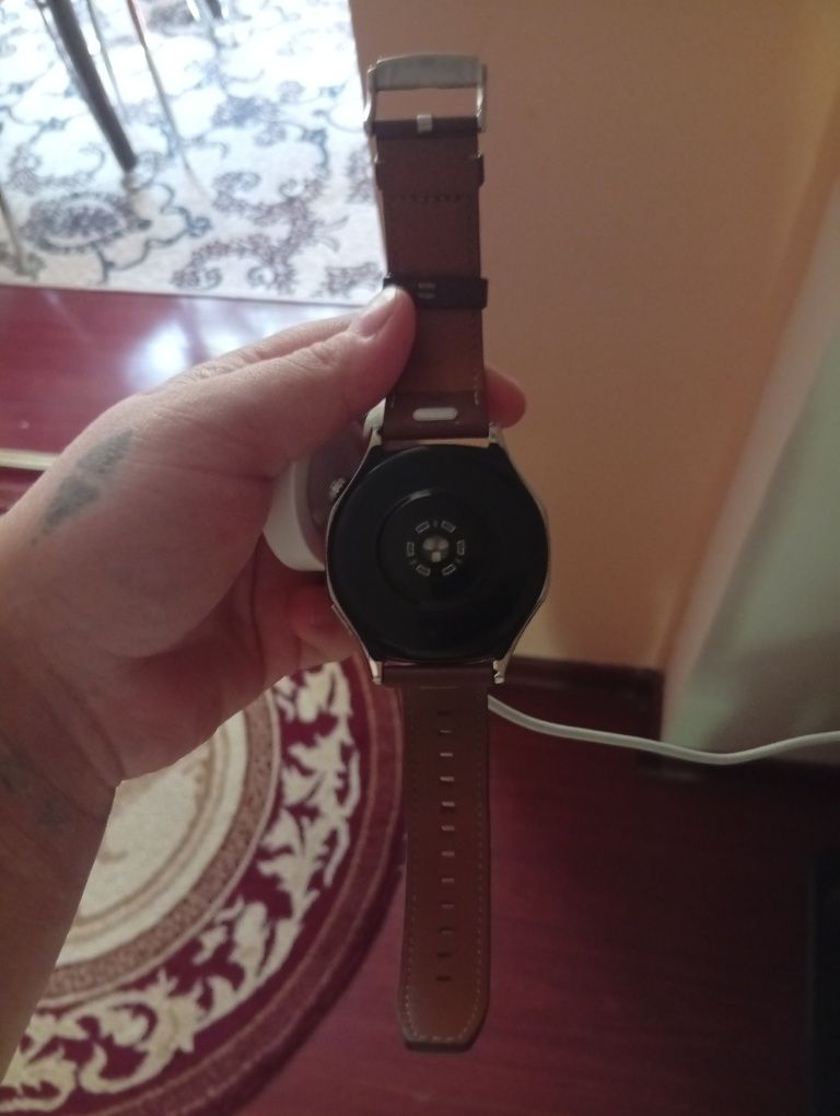 Продам срочно часы Huwai watch gt5