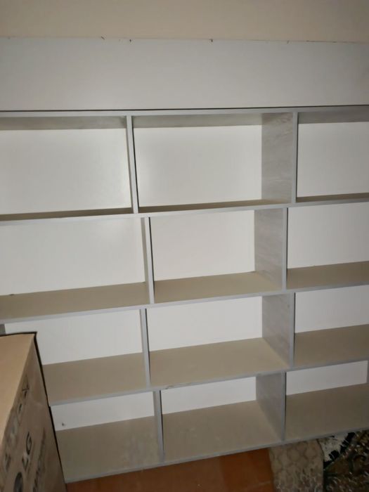 Magazin uchun mebellar