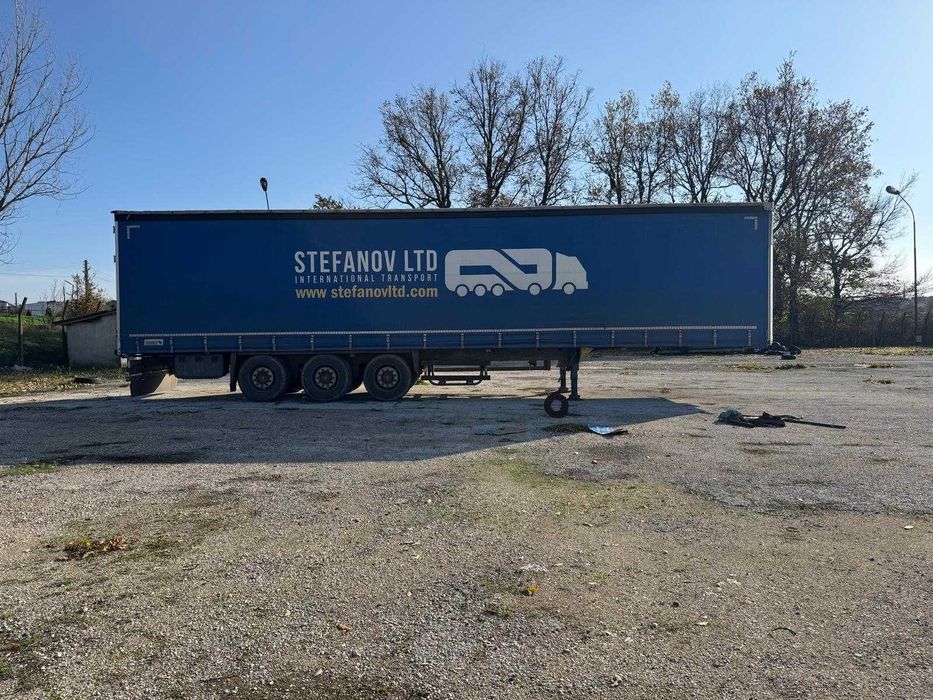 Продава се полуремарке