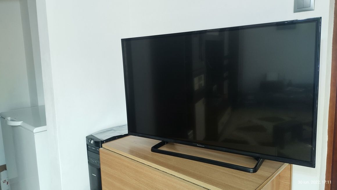 Televizor LED Panasonic 42 inch 107 cm