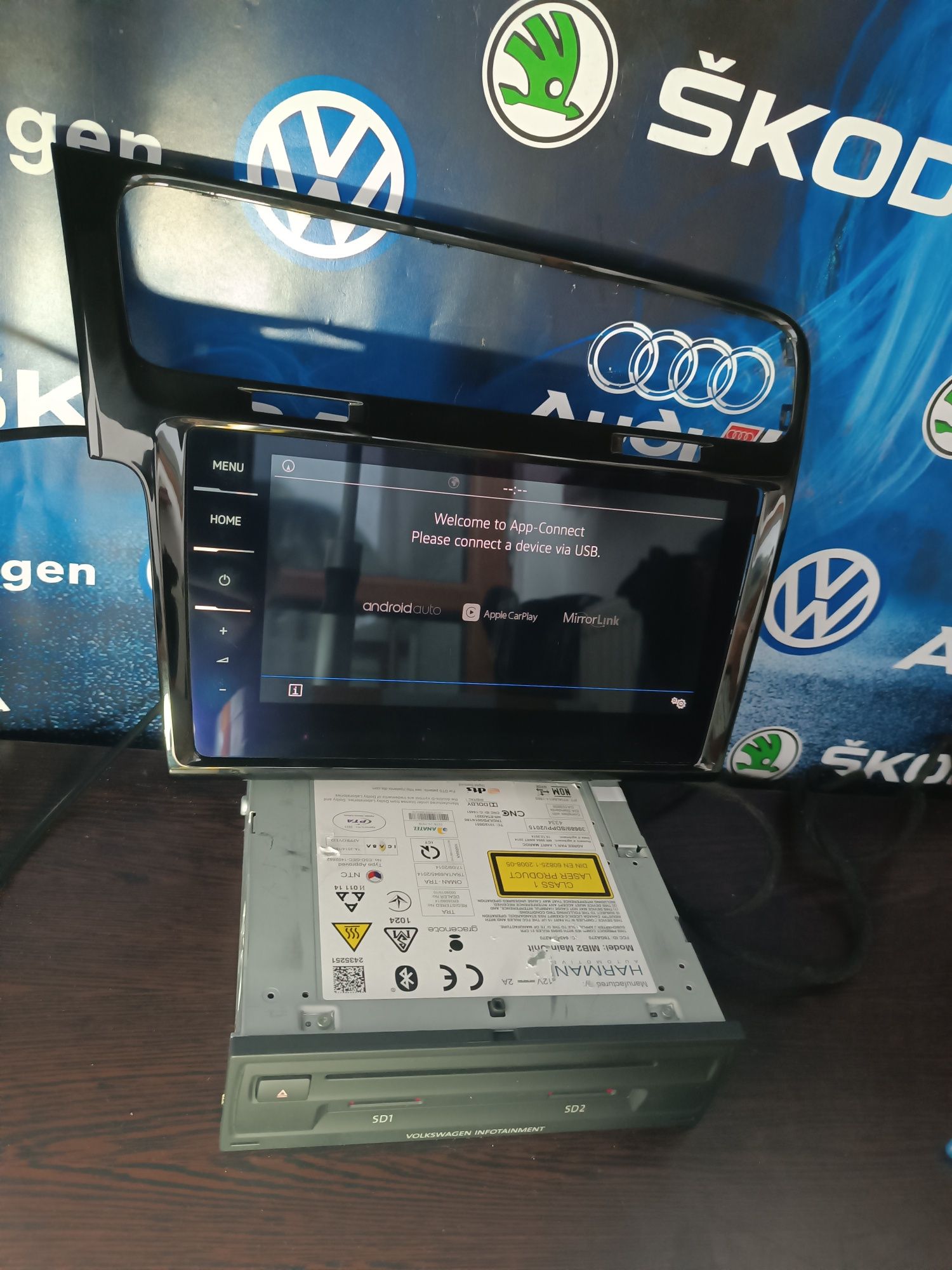Vând display unitate + rama Mib2.5 Discovery Pro Harman