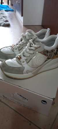 Бели  обувки Liu jo