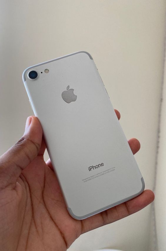 Продается Iphone 7