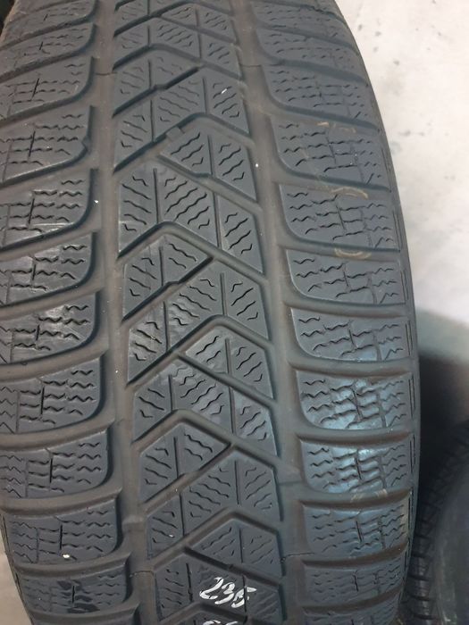 Гуми 235/55/17 дот19