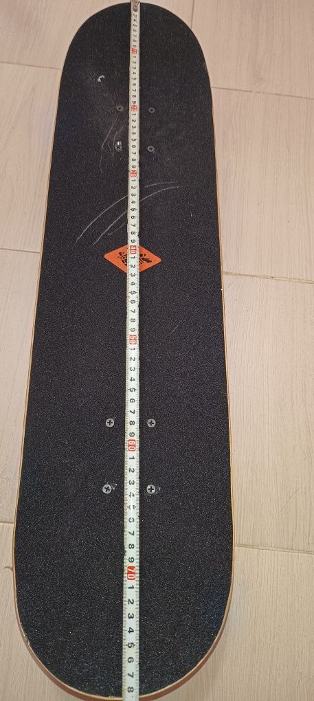 Vând skateboard nefolosita