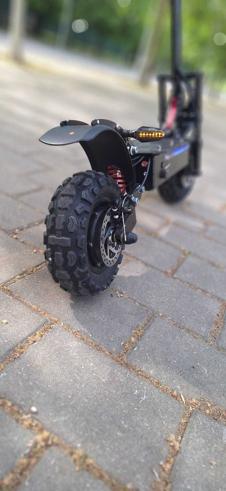 Scuter electric Nou Bicicleta Trotineta electrica  TAZZ Glovo panda