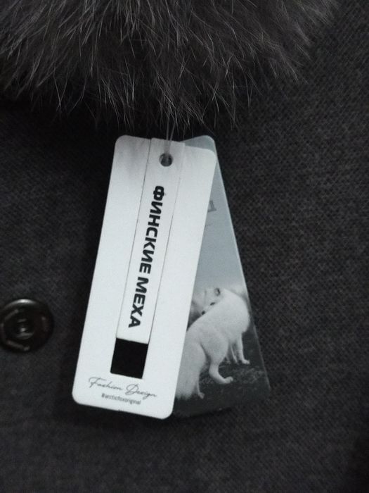 Польто сотилади янги.