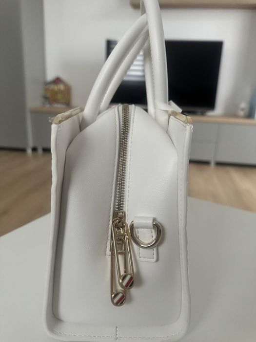 Geanta Tommy Hilfiger, Noua, Superba, alba cu auriu