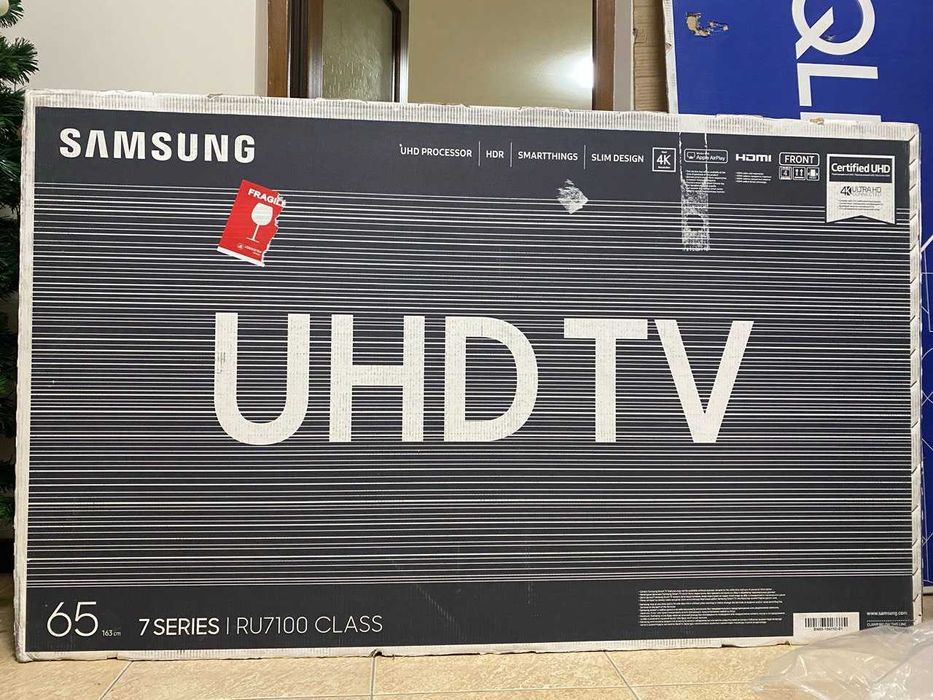 Samsung UE65RU7100 (Экран сломан)