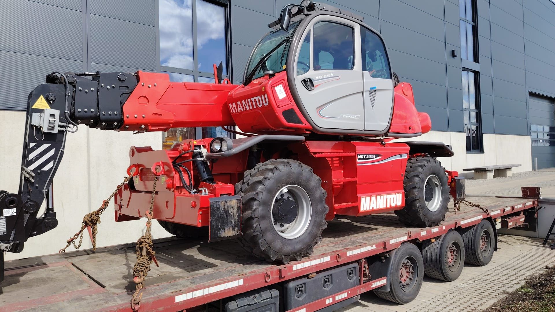 Închiriez Manitou rotativ, încarcator telescopic ,telehandler