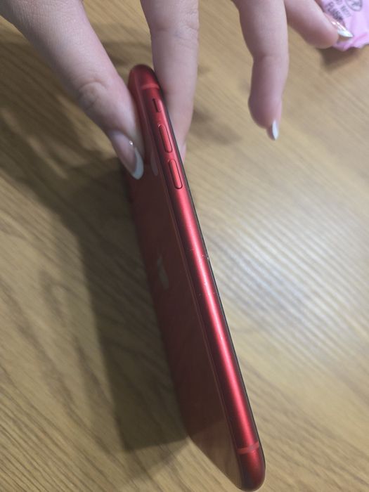 Iphone 11, 64Gb rosu