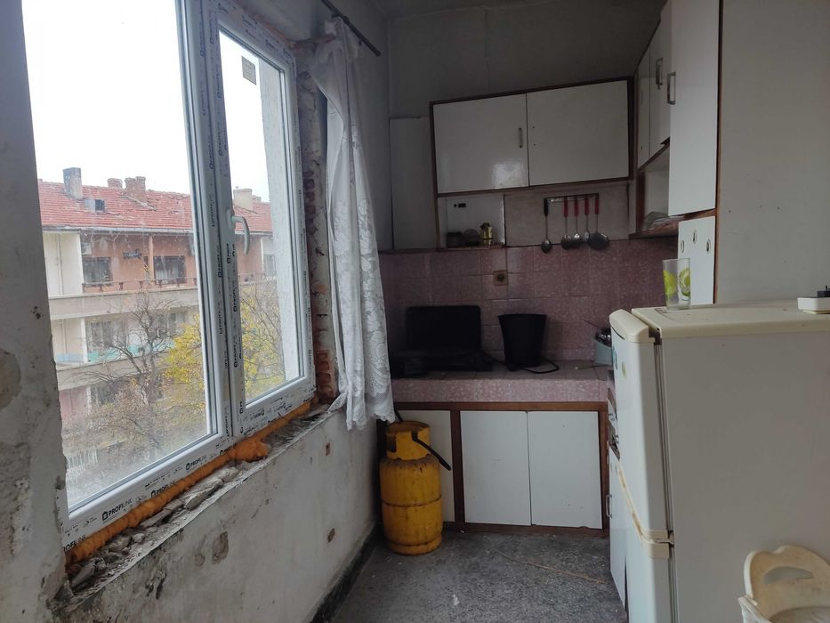 Продава се Двустаен апартамент в Силистра, Център - 62 кв.м за 888 €/кв.м - Снимка #2