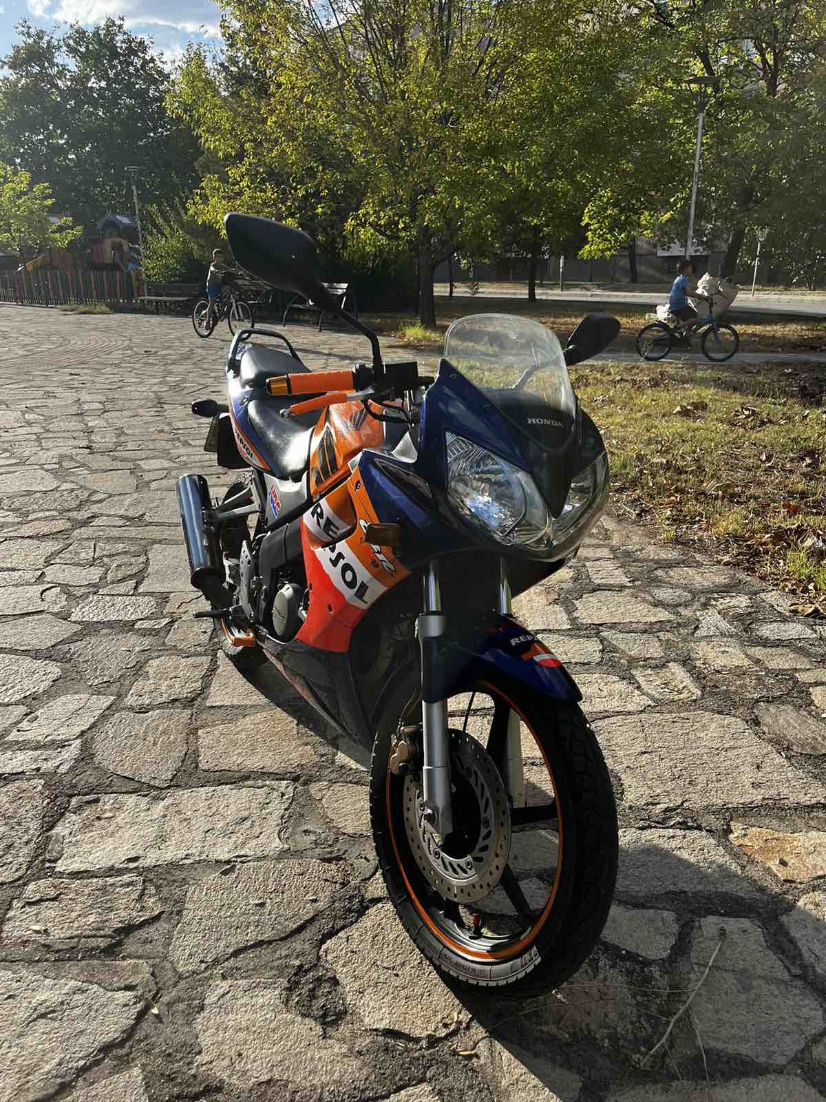Мотор Хонда CBR 125R пистов