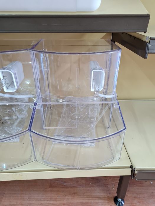 Контейнер за насипни храни с лопатка 22 литра