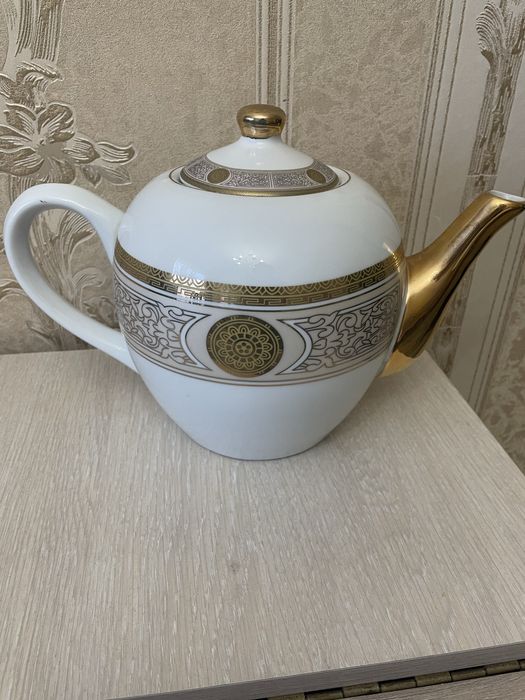 Продам  стекляный чайник.