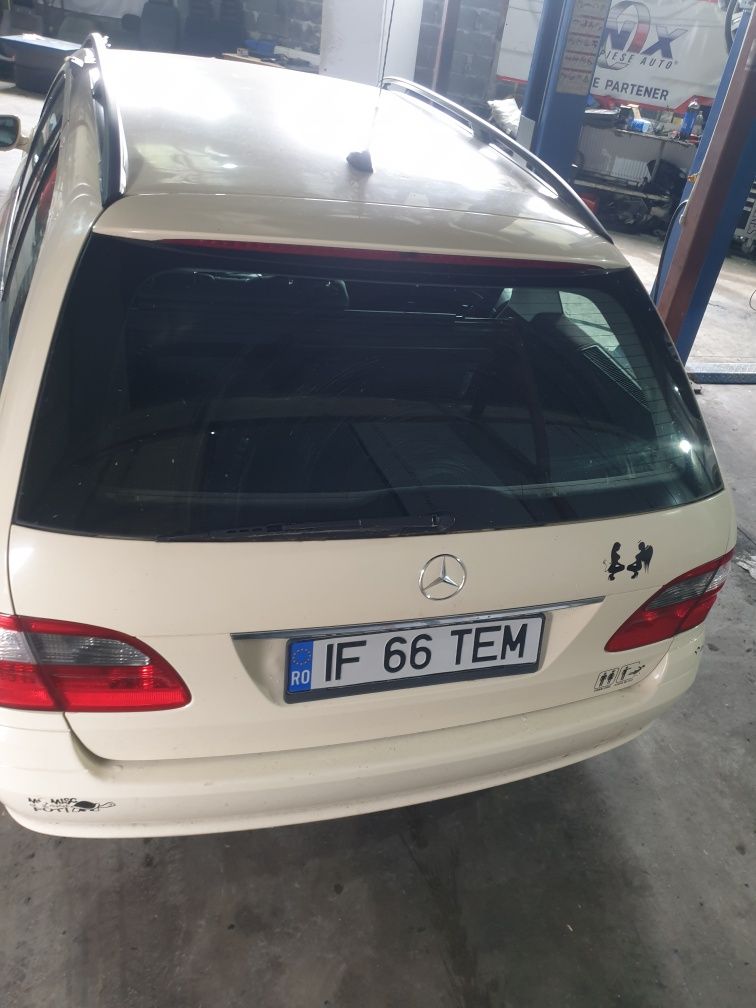 Dezmembrez Mercedes w211 Perne de aer E220 2009