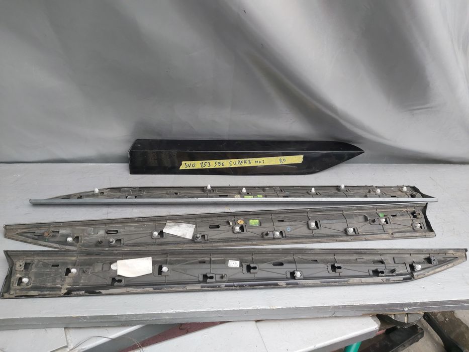 Лайсна врата  шкода суперб Skoda Superb  2016/2023г