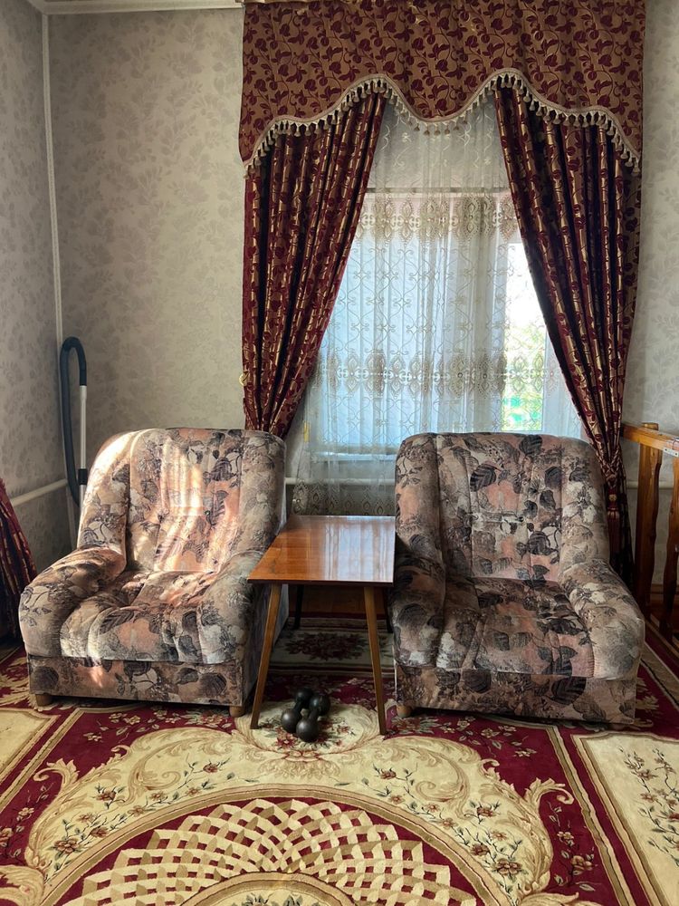Продам диван с креслами