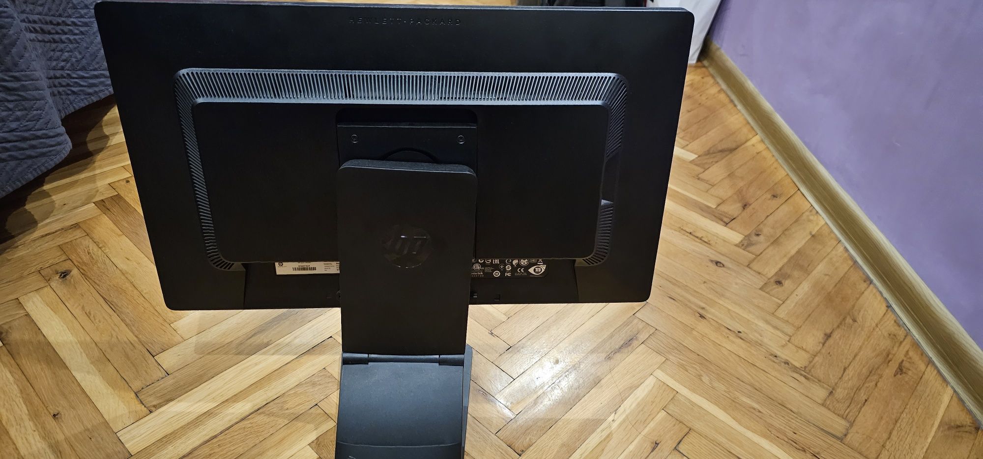 Монитор HP E231 EliteDisplay